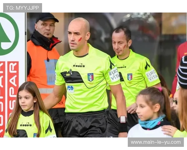 意甲多队参与“制止暴力”活动,球场内外倡导性别平等