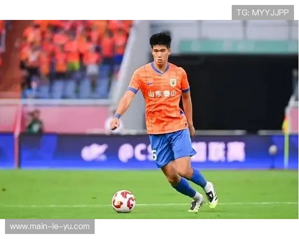 彭啸获评中乙最佳青年球员，跨级成长显潜力